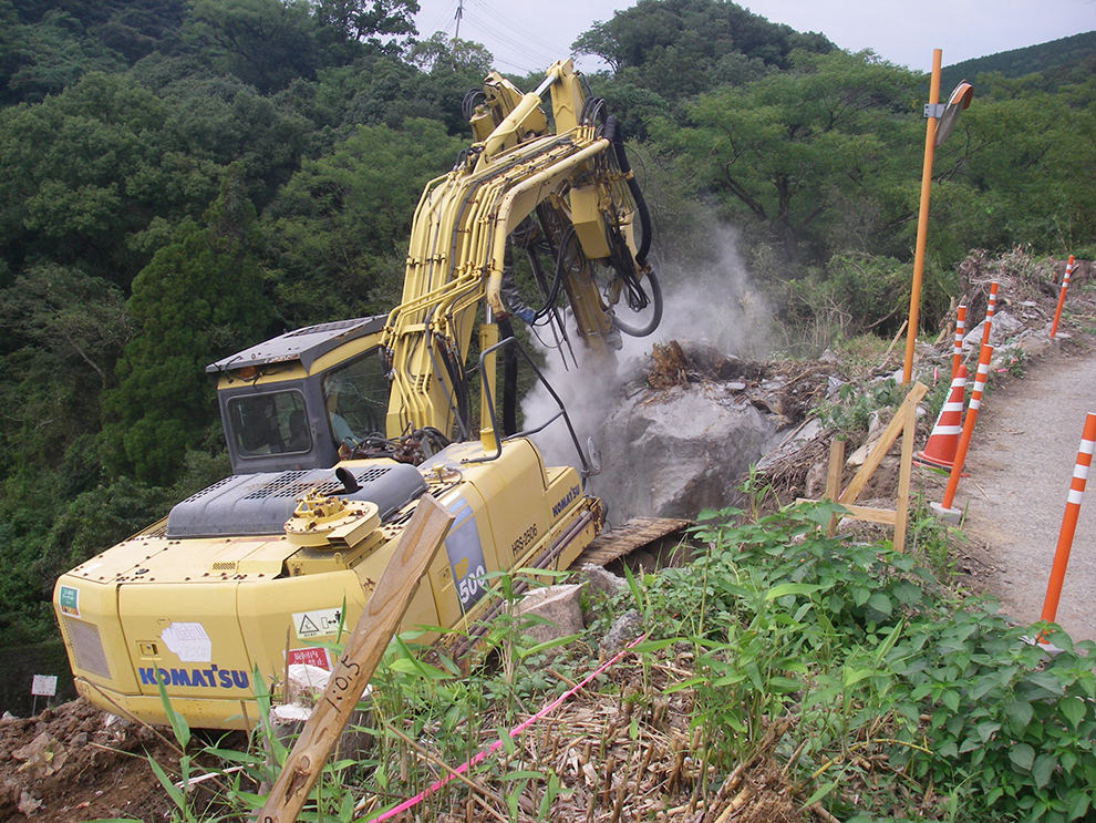 無振動油圧割岩工法(パワースプリッター工法)