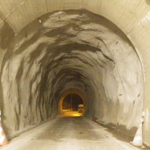 単県 道路工事(トンネル修繕)工事